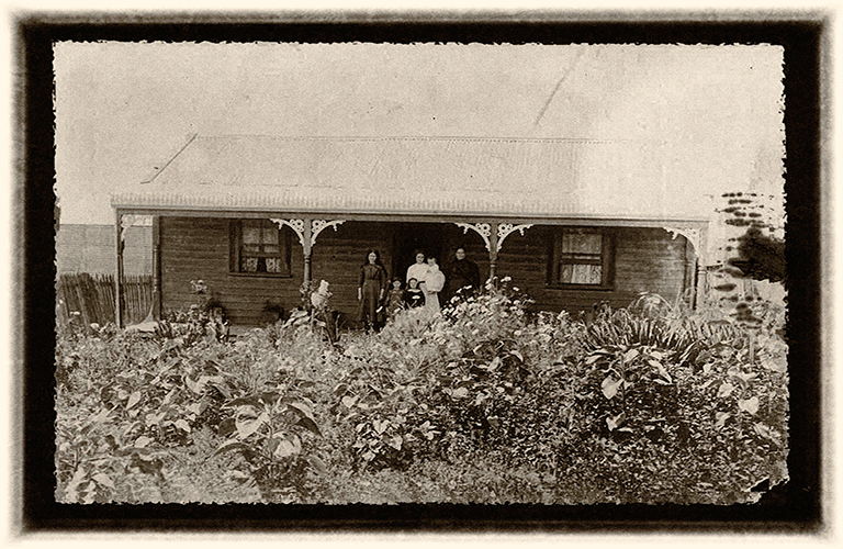 Glyde In cottage c1900 Glyde In cottage c1900